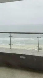 海陵岛海景房对着大海沙滩人群内射金发小母狗
