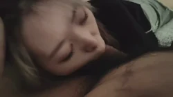 騷屄女友被大鸡巴塞满嘴