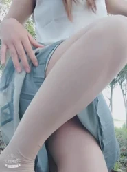 饥渴少妇勾引摩的大爷