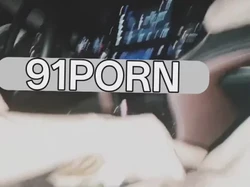 潮汕骚浪母狗 边开车边玩穴