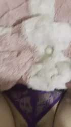掐着老婆脖子一顿捅
