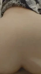 和丰满大屁股熟女阿姨偷情，阿姨身材很丰满屁股雪白肥厚操起来太爽了