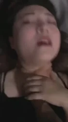 调教了一个胖女人，尻她的时候很开心一脸坏笑