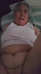 给老奶奶草舒服了