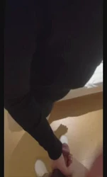 约了一个长腿嫩妹，屄好嫩，屄毛也少