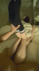 黑袜长腿美女