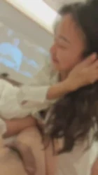 露脸，真实约会离异少妇酒店操逼，大鸡巴狠狠干她