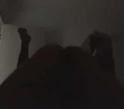 脚脚晃起来