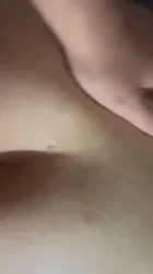 无套后入少妇，还会自己动，好紧
