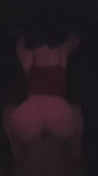 拉丁裔洋妞老婆日常操逼，背后继续偷吃黑妹