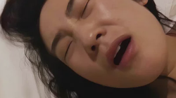 “再快点，我马上要来了”反差女友的真实高潮表情淫荡