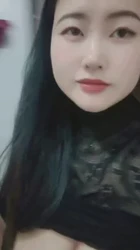 射这么多等下我老公回来了，朋友的巨乳淫妻在她家约战楼道厨房里最终内射