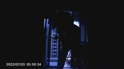 晨光中在阳台门口的后入，不知道对面邻居是否看到春光